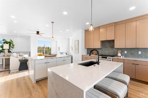 Photo of 436 E Sawyer Gold Ln #The Heyburn, Eagle, ID 83616 (MLS # 98946288)