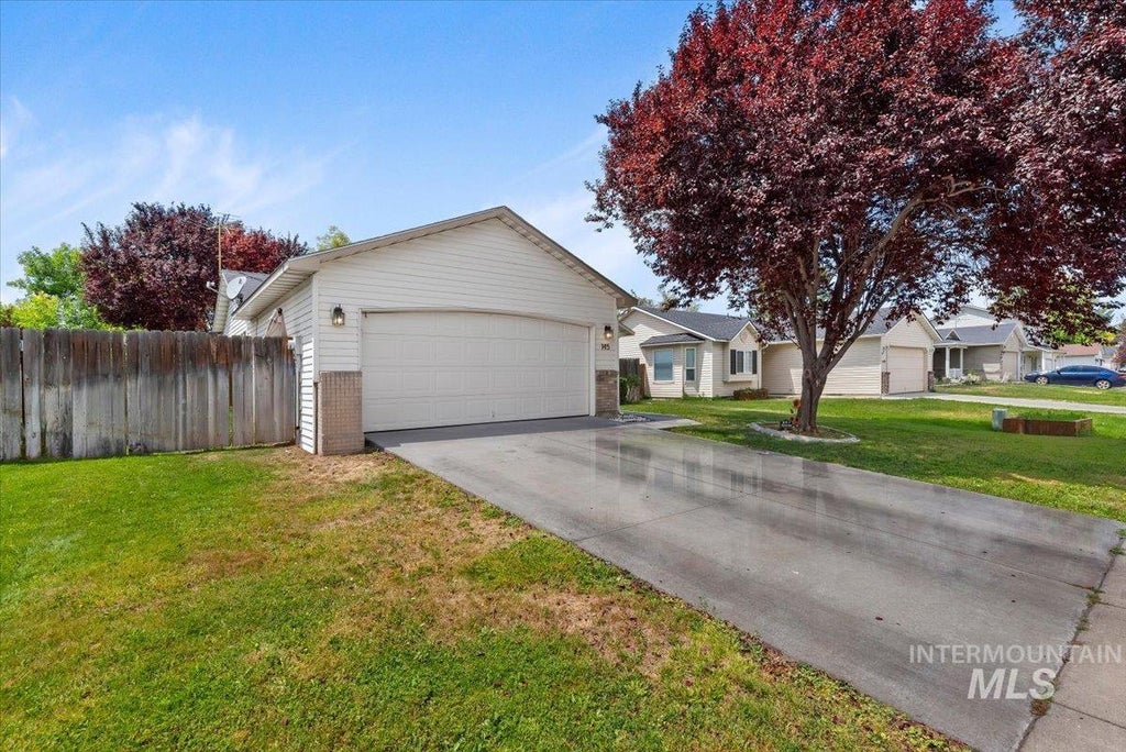 Photo of 145 N Kildeer Way, Nampa, ID 83651 (MLS # 98994124)