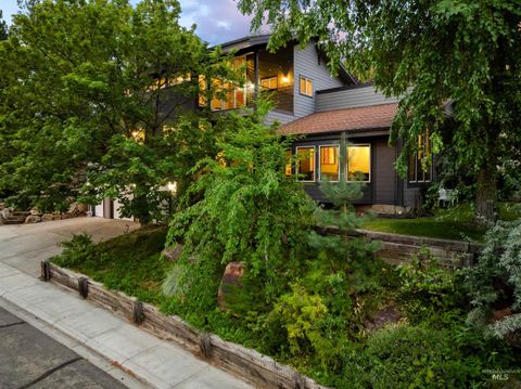 3668 N La Fontana Way Boise ID 83702