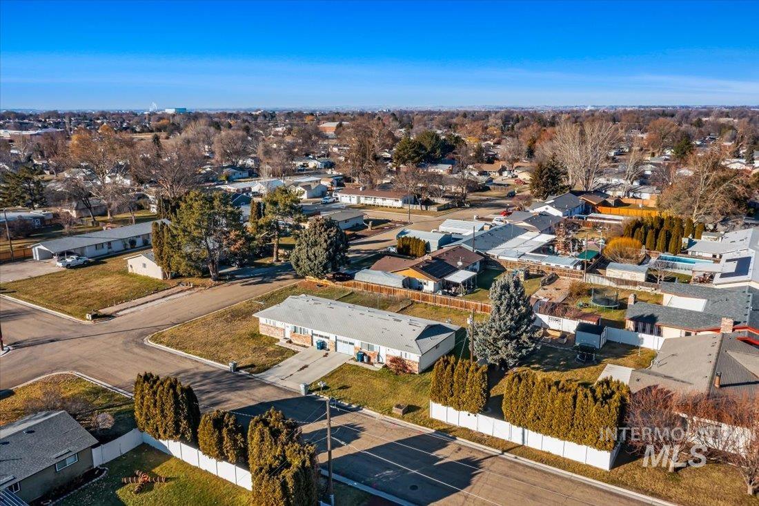 Caldwell, Idaho 83605, United States, 16 Bedrooms Bedrooms, ,8 BathroomsBathrooms,Residential,Pending,1912