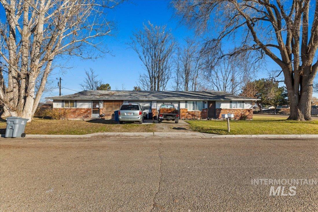 Caldwell, Idaho 83605, United States, 16 Bedrooms Bedrooms, ,8 BathroomsBathrooms,Residential,Pending,1912