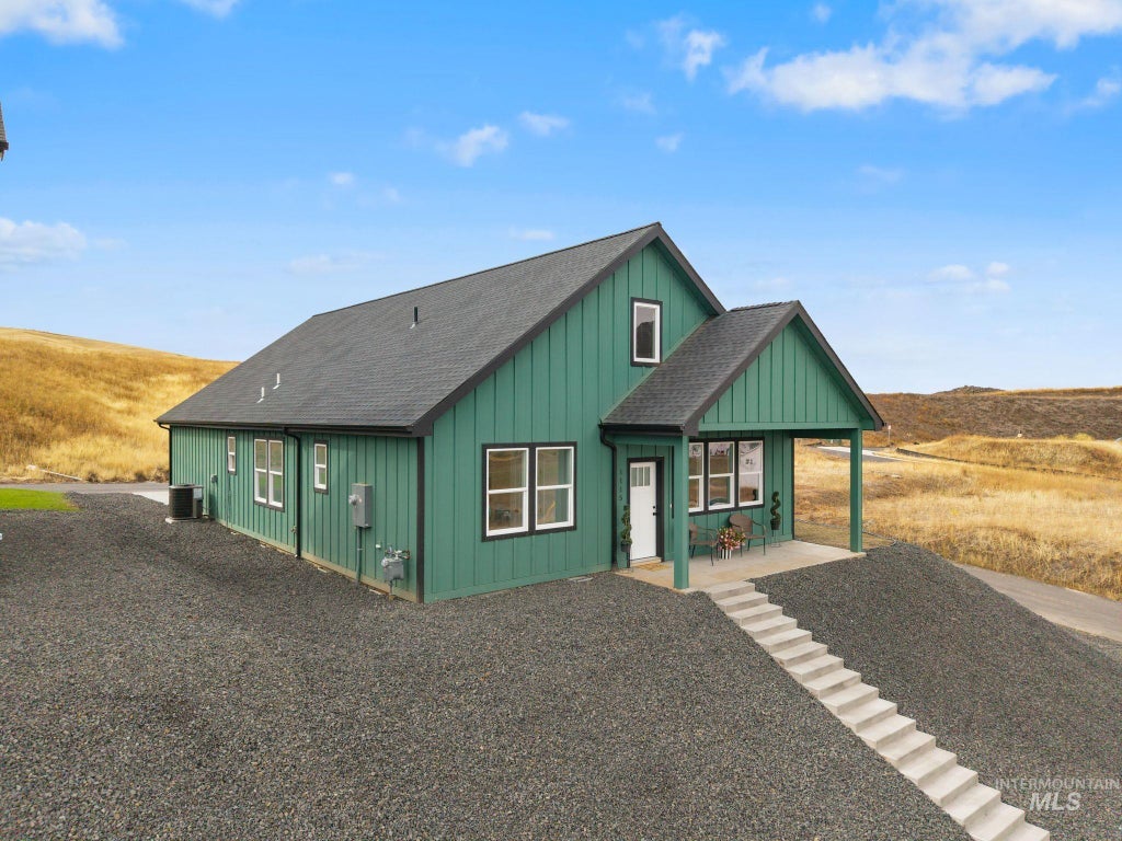Photo of 1115 Edington Avenue, Moscow, ID 83843 (MLS # 98991970)