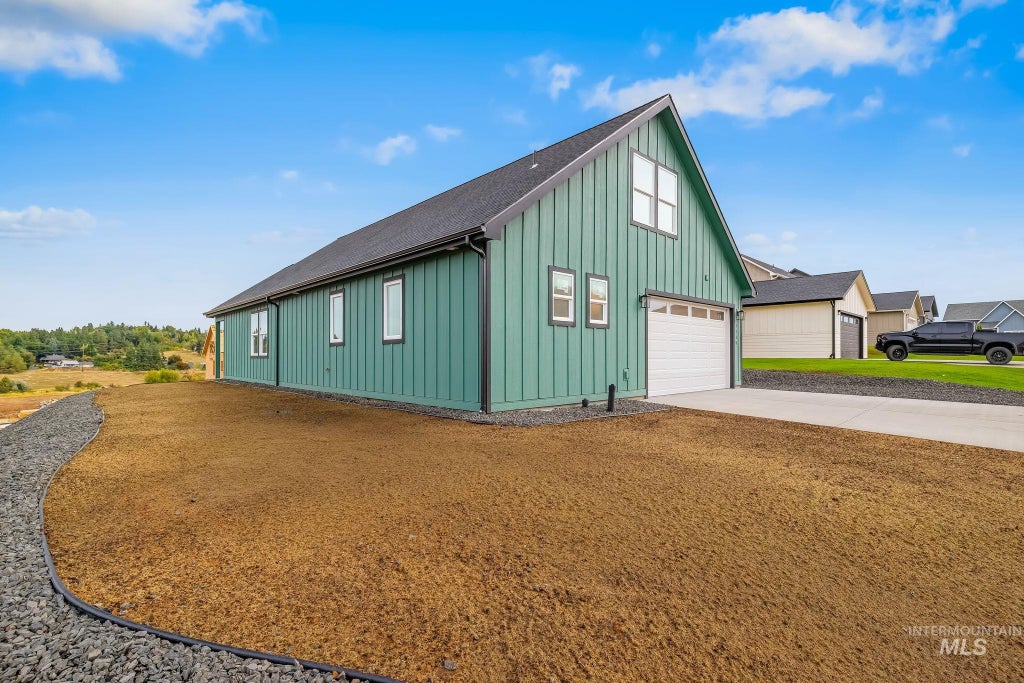 Photo of 1115 Edington Avenue, Moscow, ID 83843 (MLS # 98991970)
