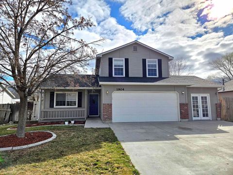 Photo of 1904 Tyler St, Nampa, ID 83686 (MLS # 98977253)