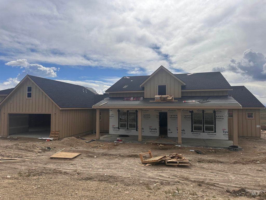 Photo of 27365 Iron Horse Dr, Caldwell, ID 83607 (MLS # 98982608)