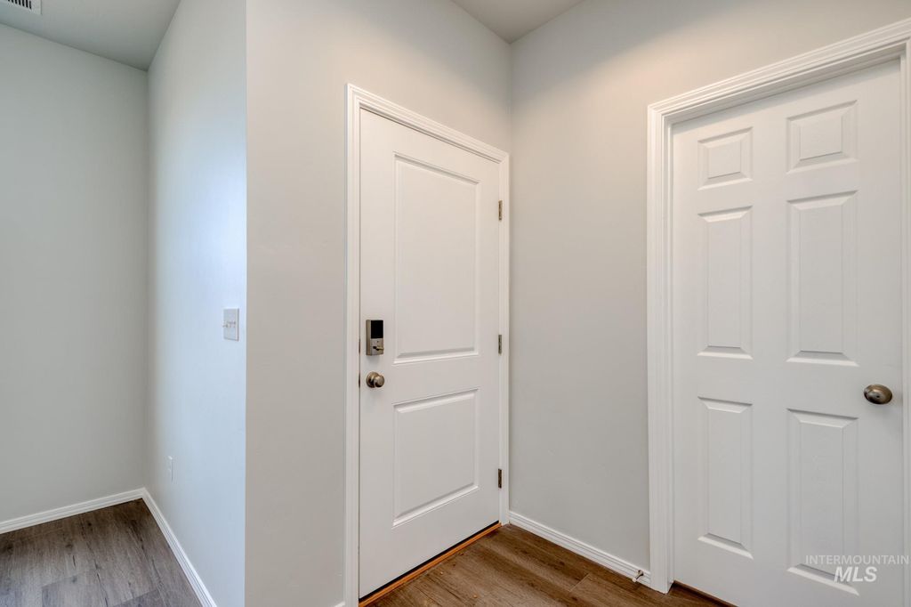 Photo of 4228 N Camp Creek Ave, Meridian, ID 83646 (MLS # 98979337)