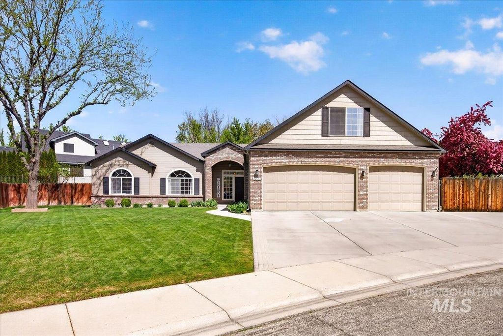 Photo of 2180 E Dworshak Ct, Meridian, ID 83642 (MLS # 98982504)