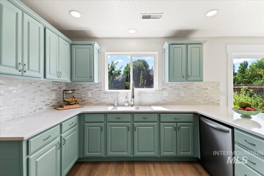Photo of 335 E Willowcreek Dr, Middleton, ID 83644 (MLS # 99000913)