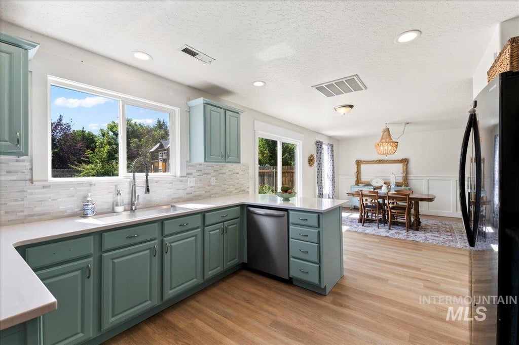 Photo of 335 E Willowcreek Dr, Middleton, ID 83644 (MLS # 99000913)