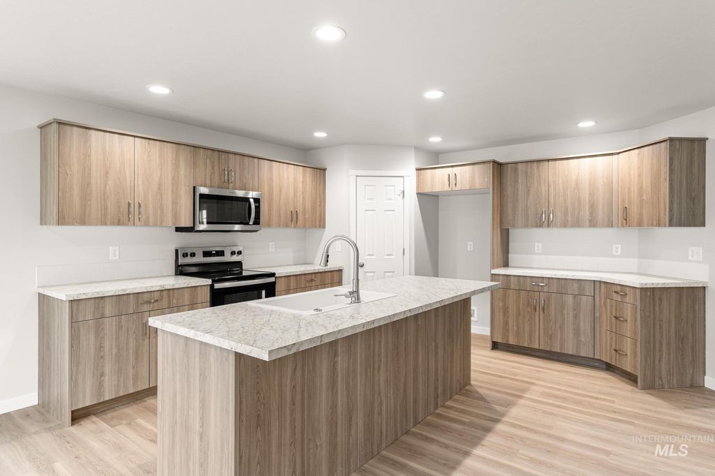 Photo of 17167 N Swan Springs Pl, Nampa, ID 83687 (MLS # 98981860)