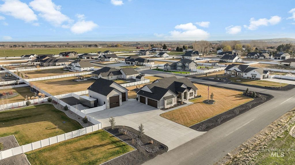 Photo of 3556 E 3876 N, Kimberly, ID 83341 (MLS # 98977951)