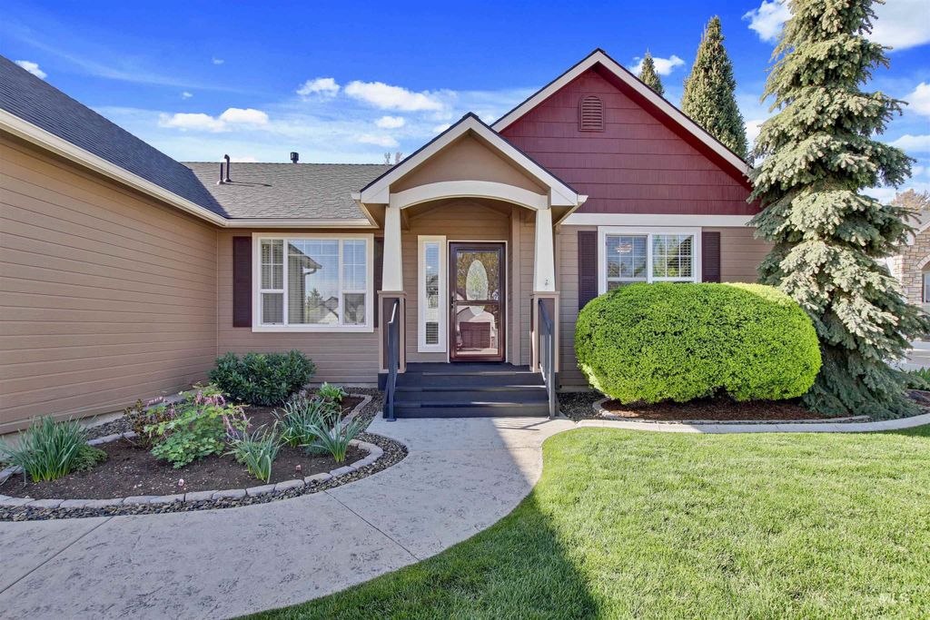 Photo of 739 W Highland Ave, Nampa, ID 83686 (MLS # 98983292)