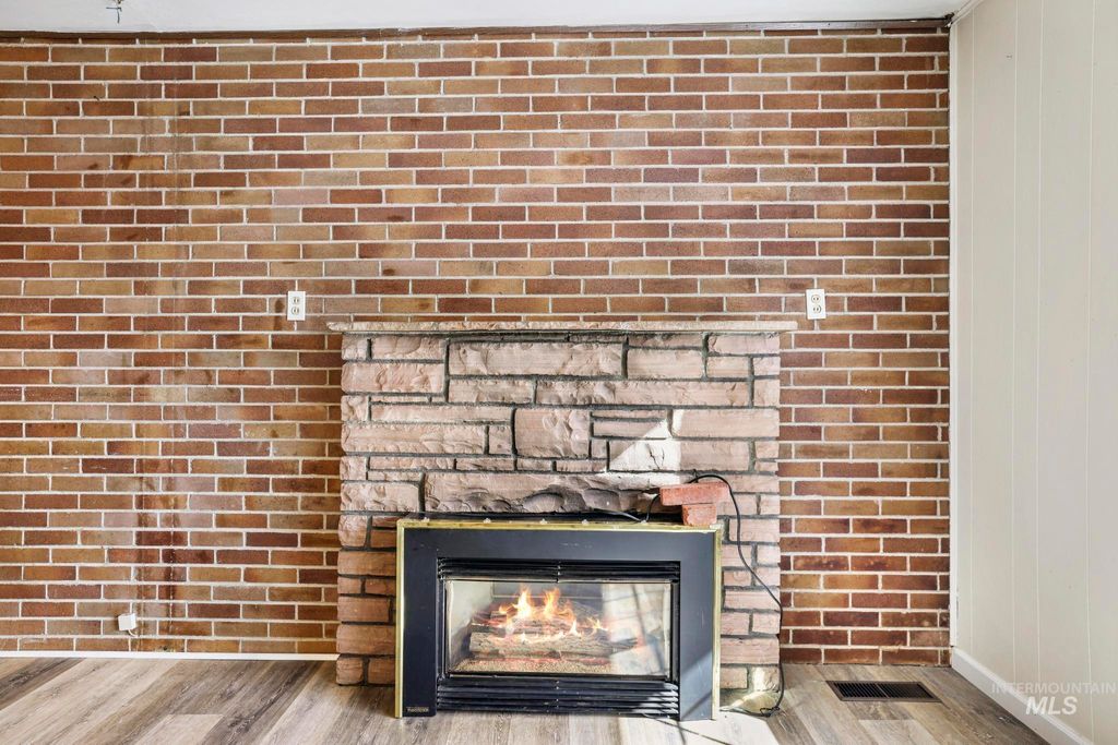 Photo of 929 Nevada St, Gooding, ID 83330 (MLS # 98979819)