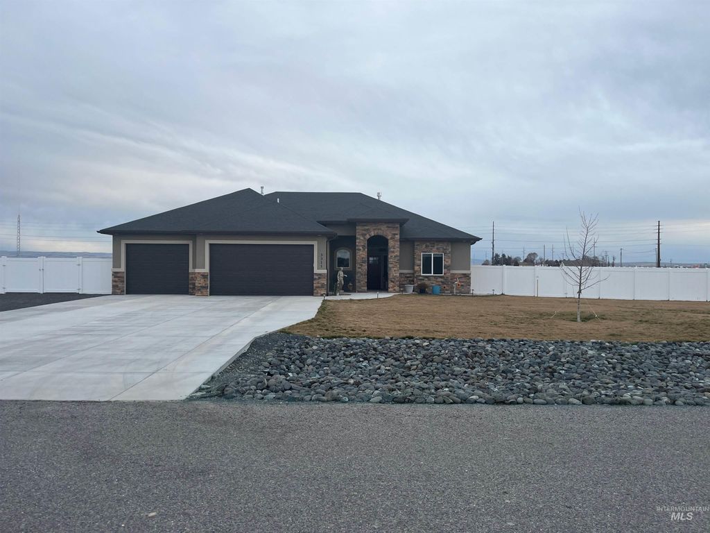 Photo of 3311 E 3818 N, Kimberly, ID 83341 (MLS # 98976617)