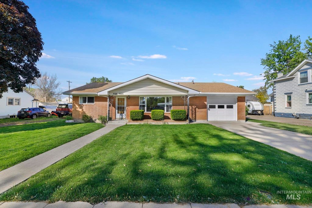 Photo of 245 S 5th E, Mountain Home, ID 83647 (MLS # 98985365)