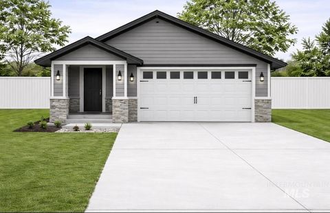 Photo of 1915 Oregon Avenue, Caldwell, ID 83605 (MLS # 98983949)