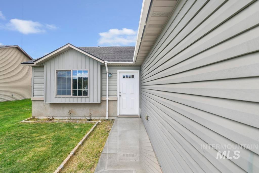 Photo of 356 Watchmaker St, Twin Falls, ID 83301 (MLS # 98982439)