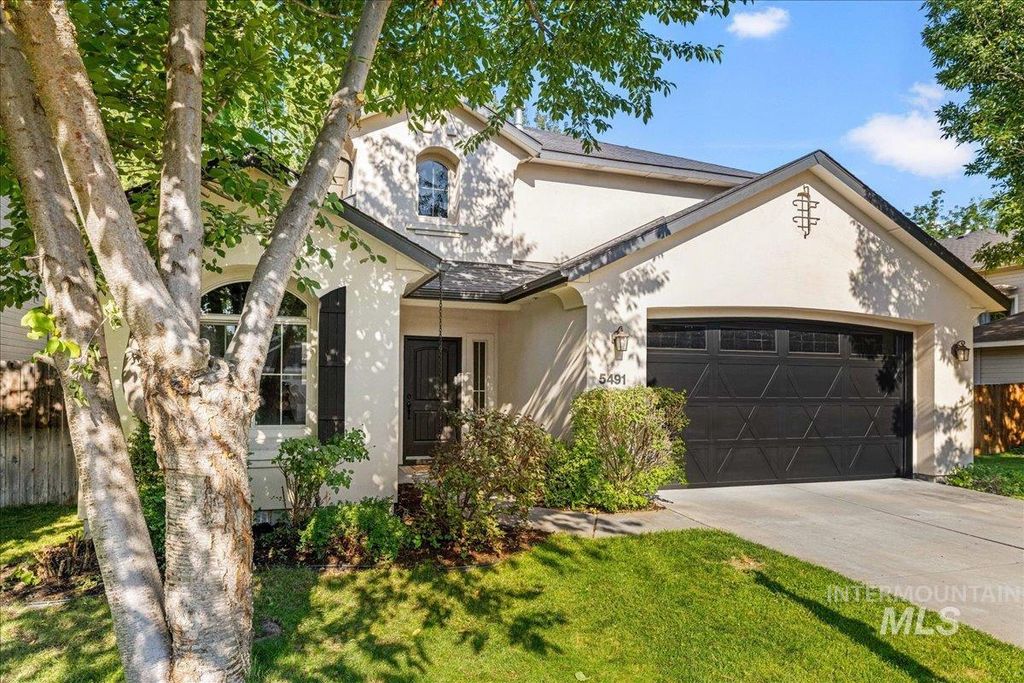 Photo of 5491 N Beaham Ave, Meridian, ID 83646 (MLS # 98975238)