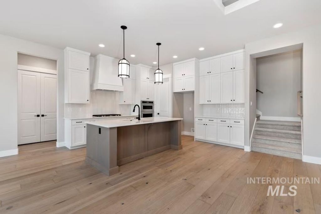 Photo of 898 W Buroak Dr, Meridian, ID 83642 (MLS # 98971595)