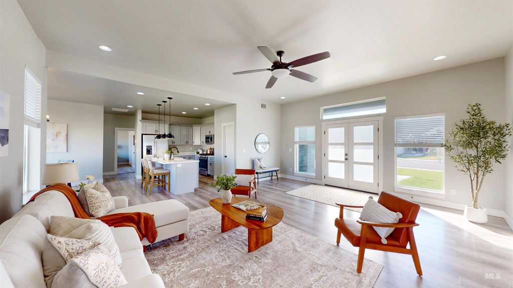 Photo of 1110 Gem Ave, Kimberly, ID 83341 (MLS # 98965070)