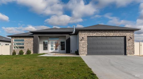 Photo of 1110 Gem Ave, Kimberly, ID 83341 (MLS # 98965070)