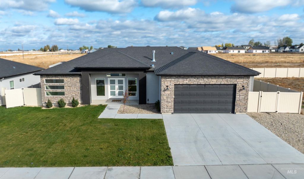 Photo of 1110 Gem Ave, Kimberly, ID 83341 (MLS # 98965070)