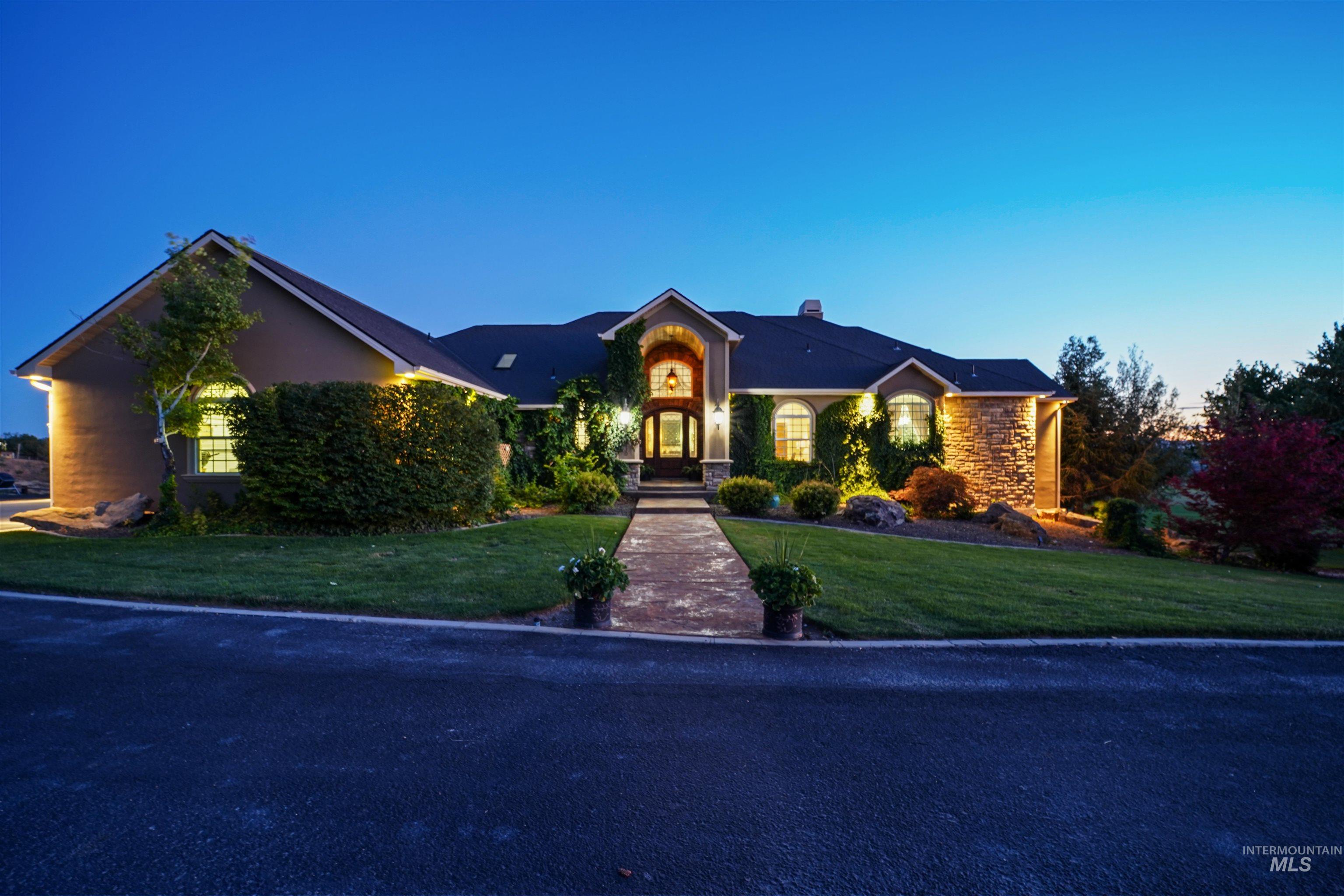 10430 Randall Lane