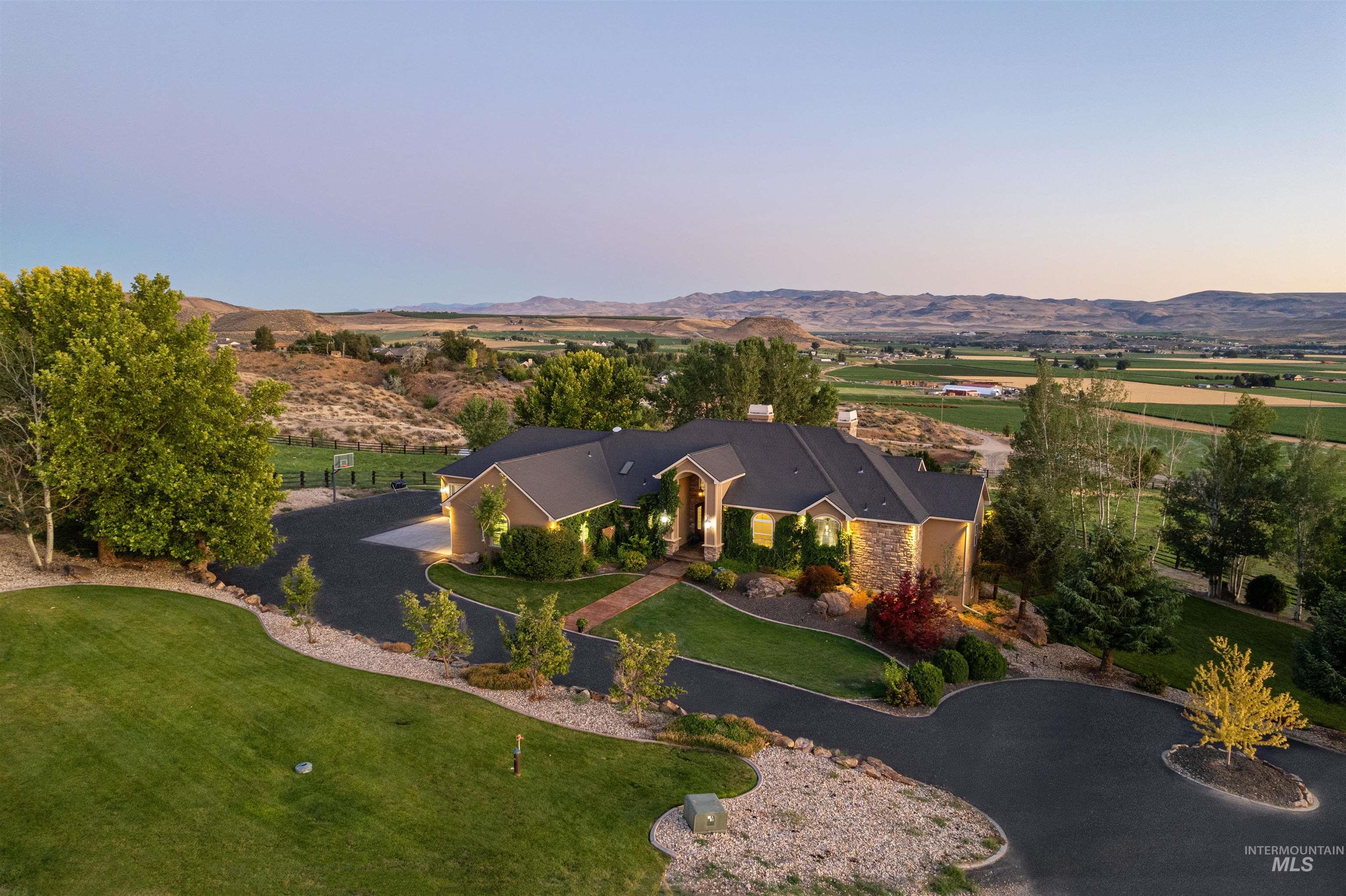 10430 Randall Lane