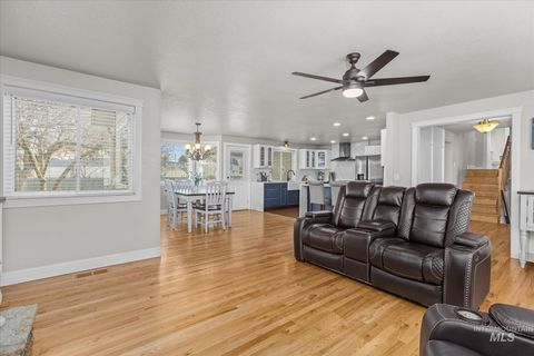 Photo of 4710 N Wisteria Pl, Boise, ID 83713 (MLS # 98978776)