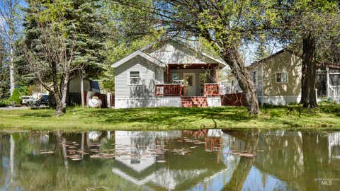 Photo of 514 Sawyer St #E13, Cascade, ID 83611 (MLS # 98974314)