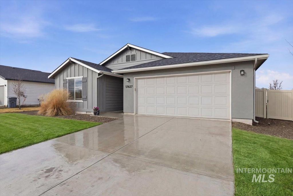 Photo of 17627 N Helmer Ave, Nampa, ID 83687 (MLS # 98977912)