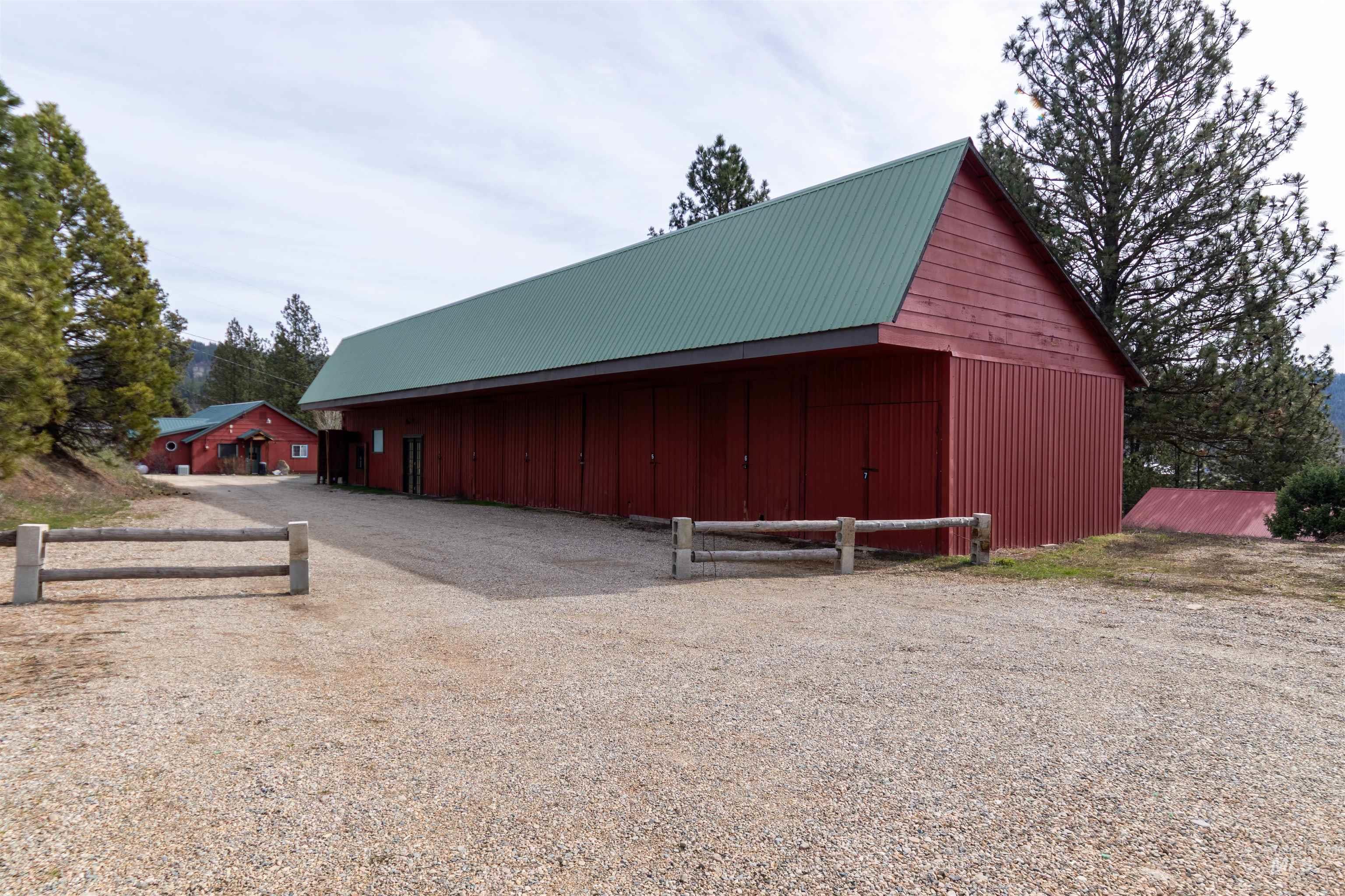 64 Messick Ln