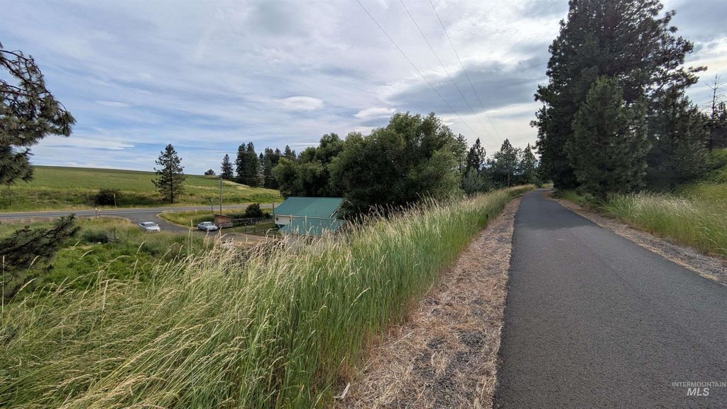 Photo of 3700 Highway 8 East, Troy, ID 83871 (MLS # 98952793)