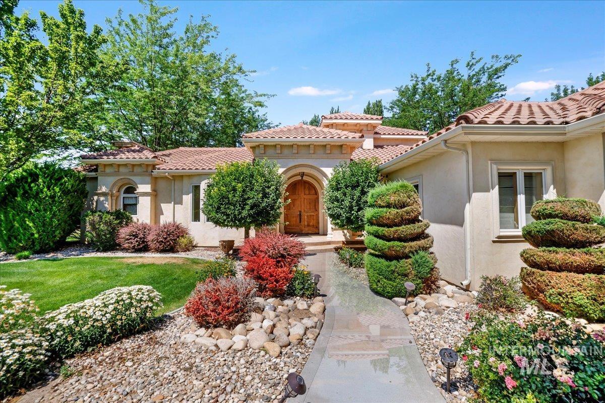 Mediterranean / spanish house with stucco siding