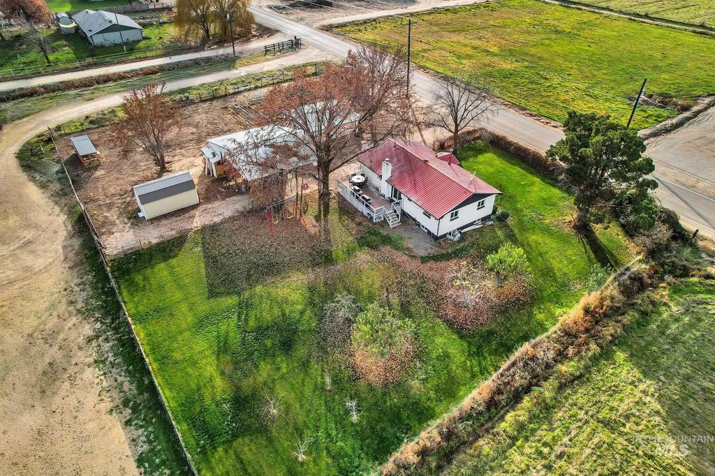 Photo of 22996 Blessinger Rd, Star, ID 83669 (MLS # 98969045)