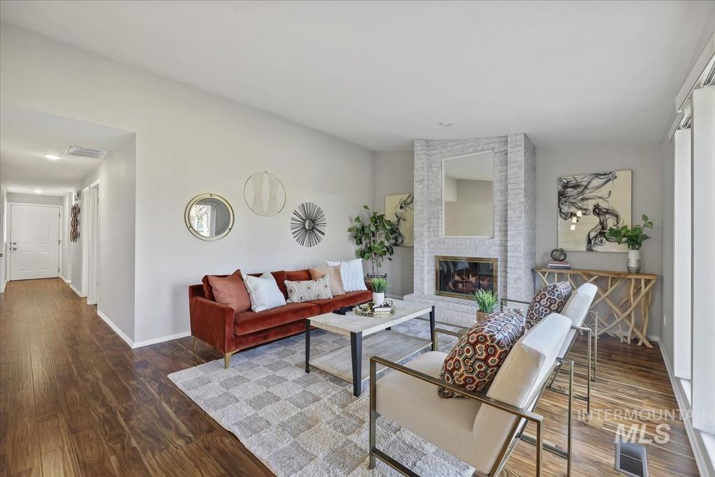 Photo of 232 W Arrowrock Ln, Boise, ID 83706 (MLS # 98973956)