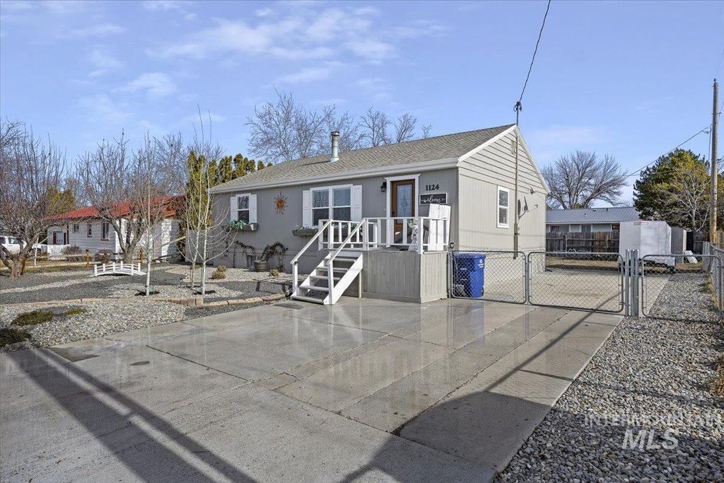 Photo of 1124 N Fillmore Street, Jerome, ID 83338 (MLS # 98973579)