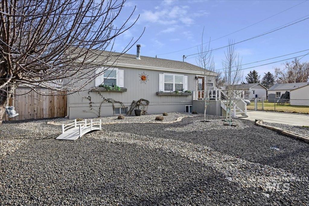 Photo of 1124 N Fillmore Street, Jerome, ID 83338 (MLS # 98973579)