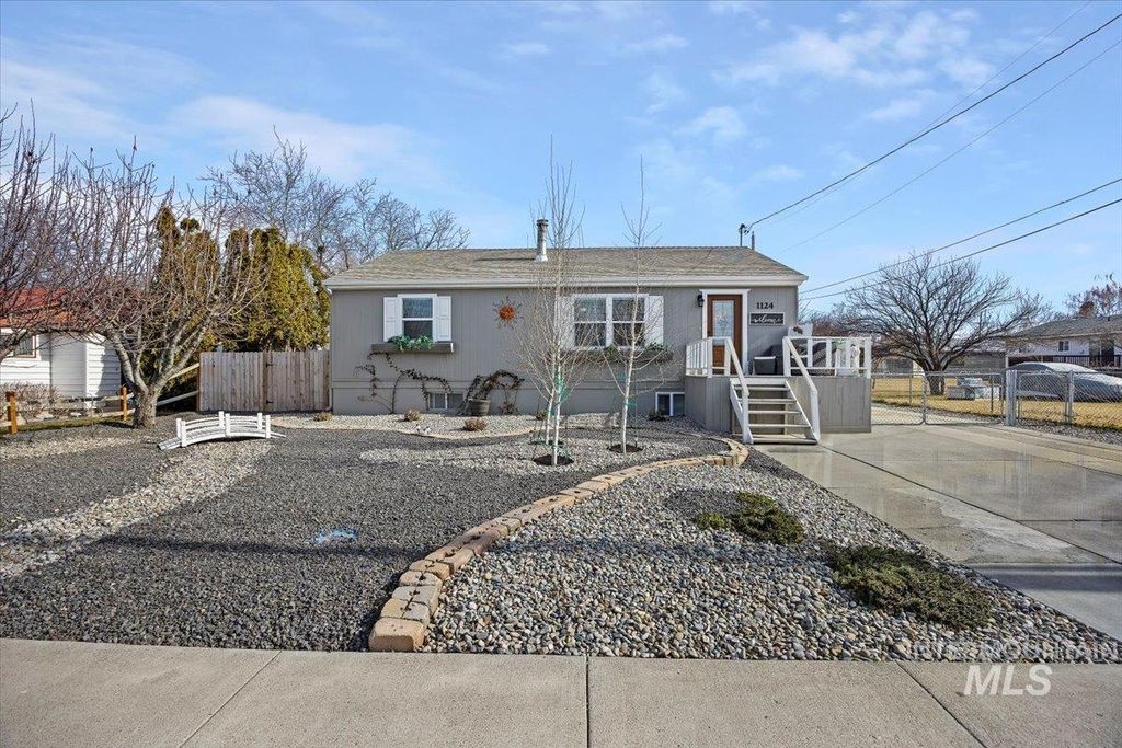 Photo of 1124 N Fillmore Street, Jerome, ID 83338 (MLS # 98973579)