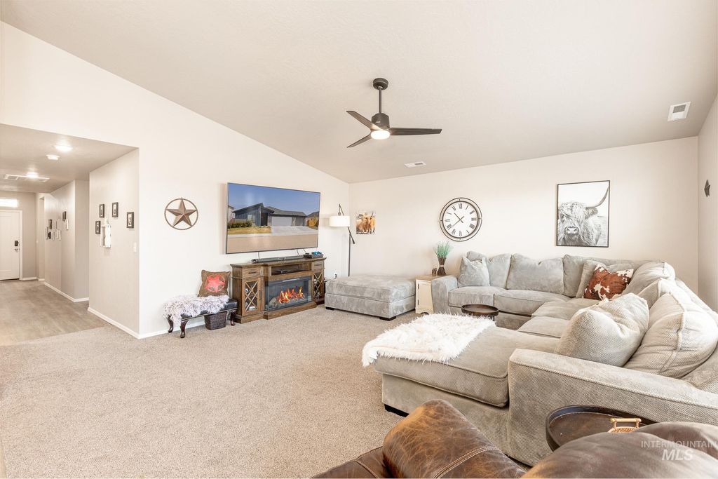 Photo of 13546 Nisene Dr, Caldwell, ID 83607 (MLS # 98987581)