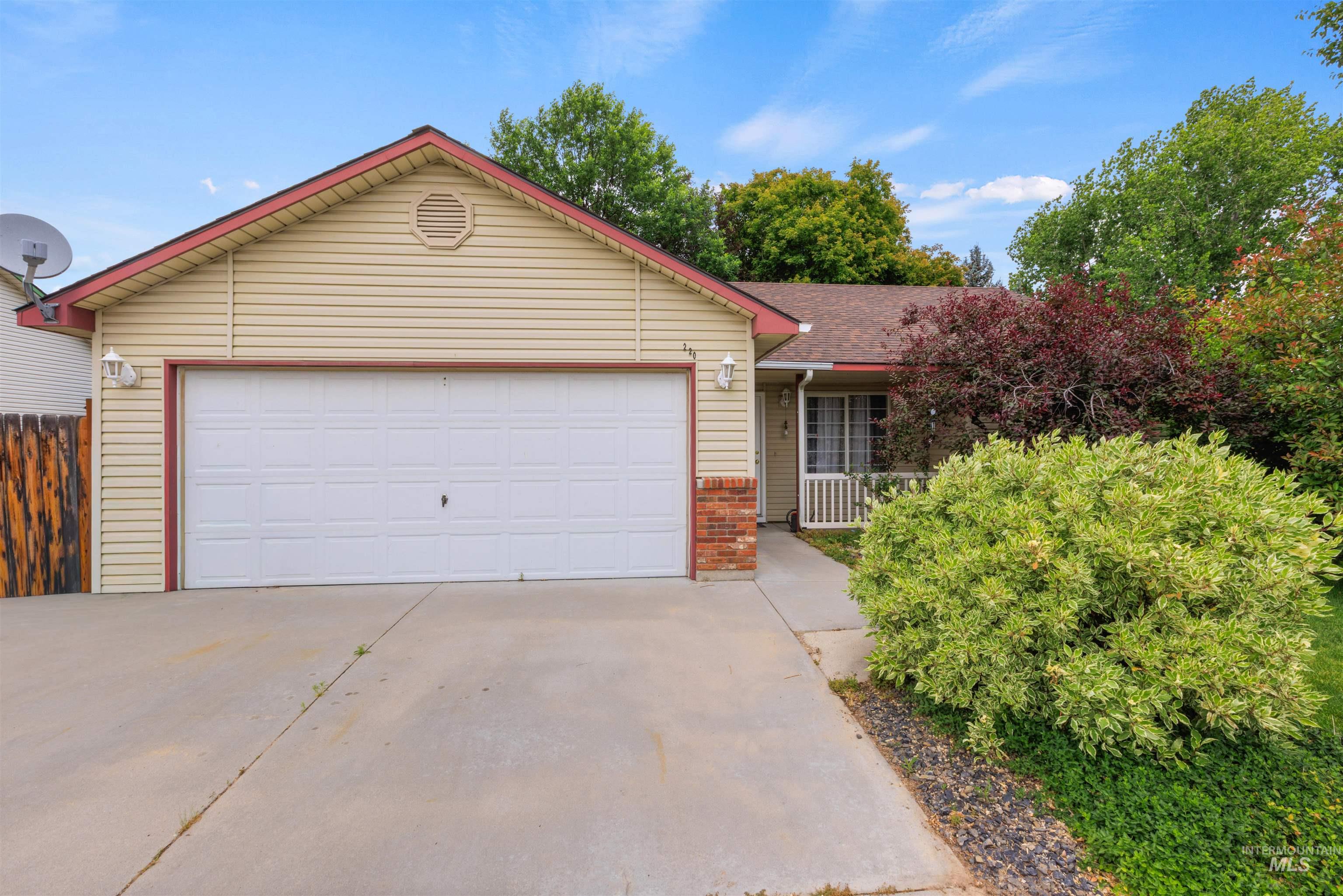 220 Palace Way