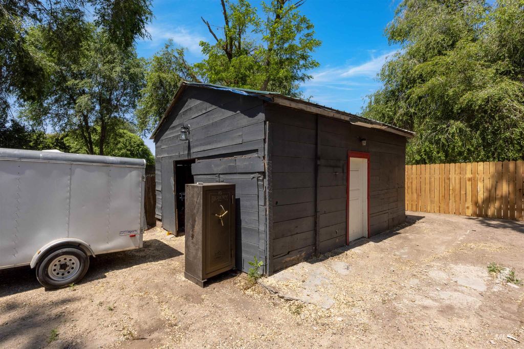 Photo of 861 8th Ave N, Payette, ID 83661 (MLS # 98950100)