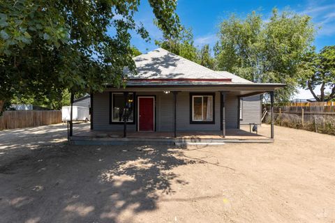 861 8th Ave N Payette ID 83661