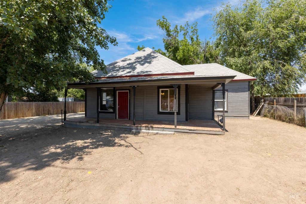 Photo of 861 8th Ave N, Payette, ID 83661 (MLS # 98950100)