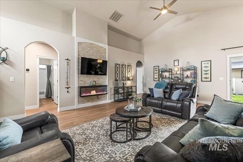 Photo of 10395 Mckinley St, Nampa, ID 83687 (MLS # 98961256)