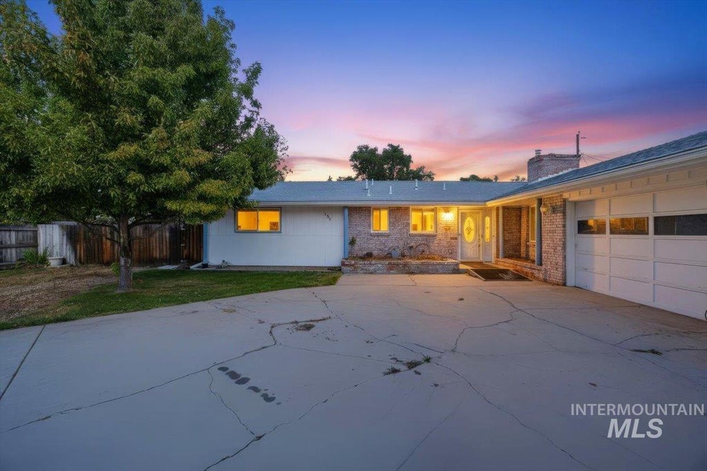 Photo of 107 Felton St, Caldwell, ID 83605 (MLS # 99001559)