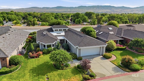 Photo of 3172 Hillcrest Ln, Boise, ID 83705 (MLS # 98988145)
