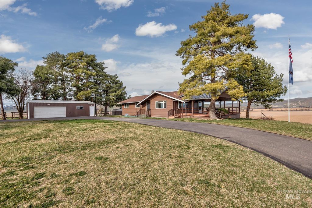 Photo of 1684 Cove Road, Weiser, ID 83672 (MLS # 98977660)