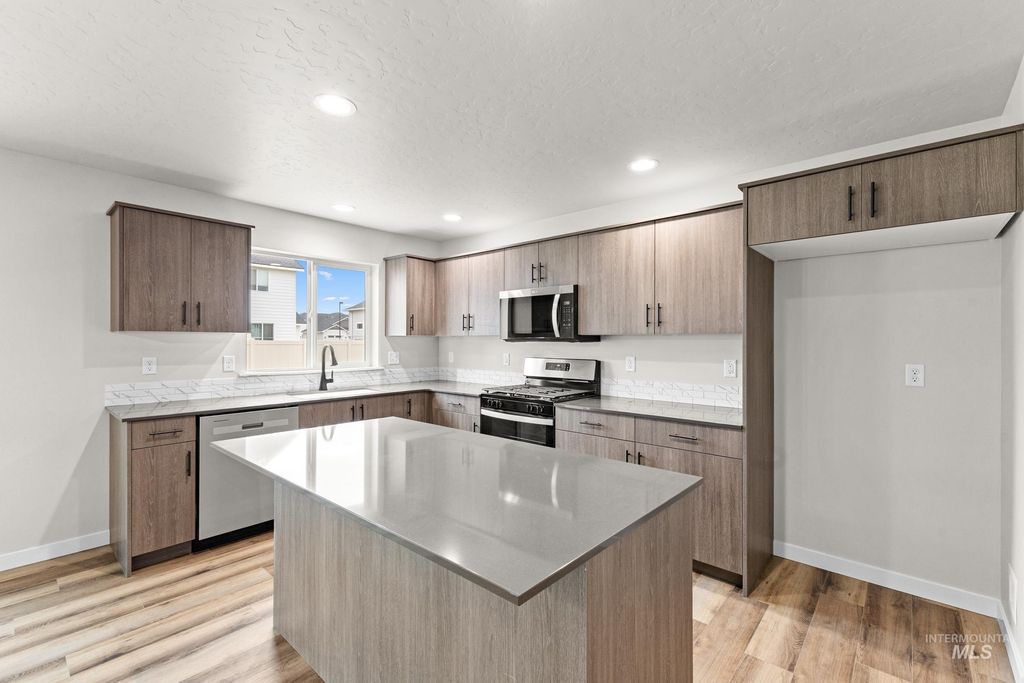 Photo of 15278 Queensbury Ave, Nampa, ID 83651 (MLS # 98979939)