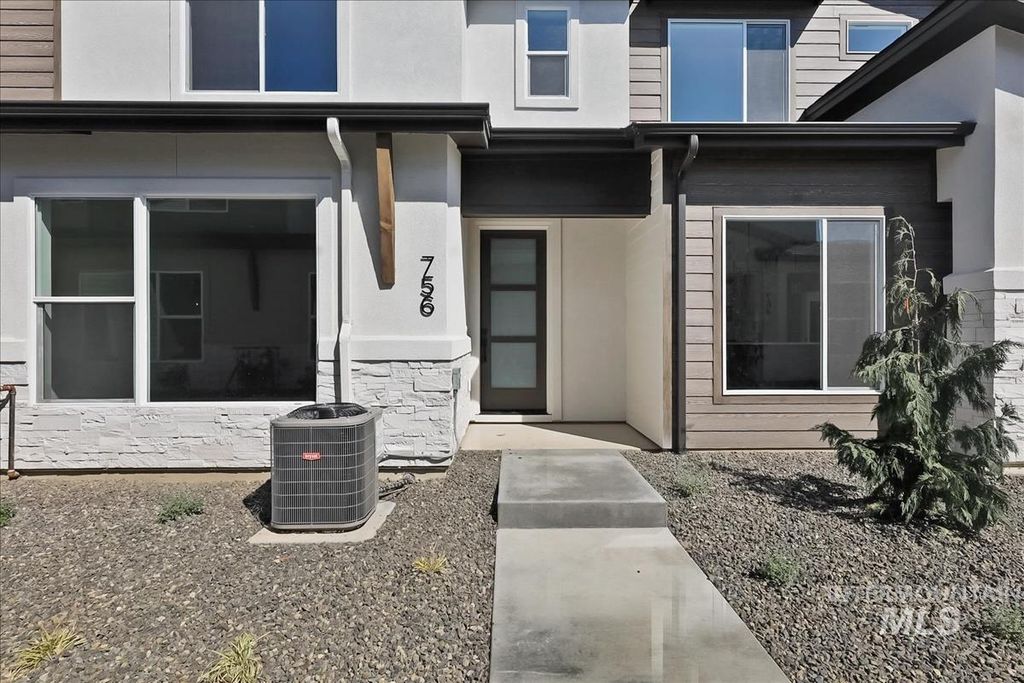 Photo of 756 S Calhoun Ln, Star, ID 83669 (MLS # 98983186)